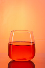 coctel con cubo de hielo