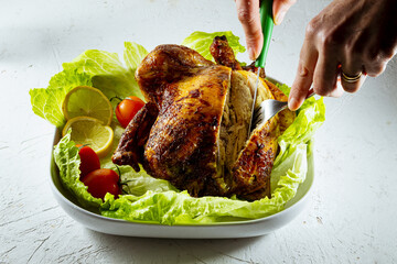 pollo asado con verduras y especias