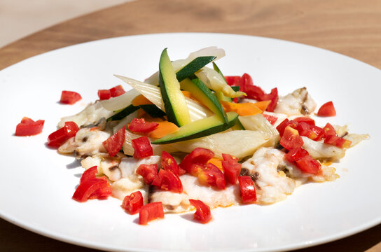 Insalata con pesce e verdura