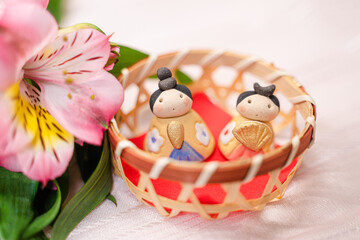 ピンクのお花と可愛いひな祭りの壁紙