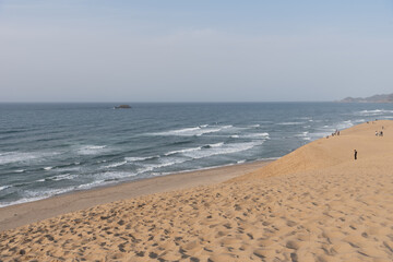 鳥取砂丘から望む日本海