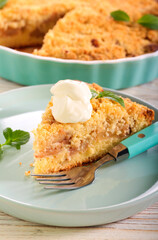 Cinnamon apple streusel cake