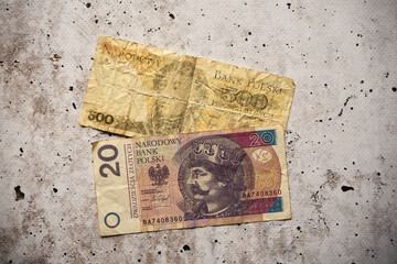 stary banknot pięćset złotowy i dwadzieścia nowych złotych  ,polski złoty	 - obrazy, fototapety, plakaty