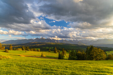 Obraz premium Landscape near Jurgow with High Tatras, Poland