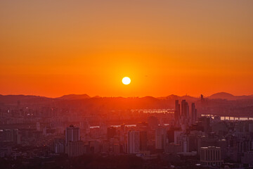 Fototapeta na wymiar Cityscape night view of Seoul, South Korea at sunset time