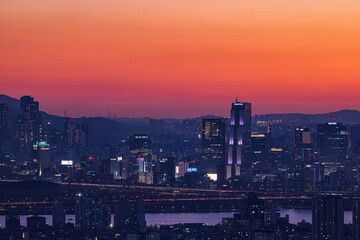 Fototapeta na wymiar Cityscape night view of Seoul, South Korea at sunset time
