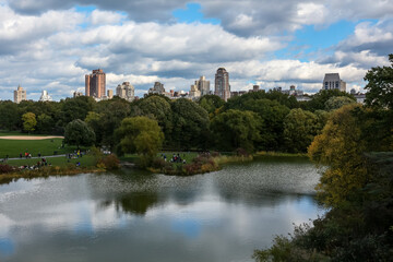 Fototapeta na wymiar Wolkenkratzer über Central Park