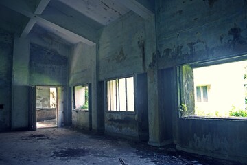 Fototapeta na wymiar abandoned building in mumbai , india 