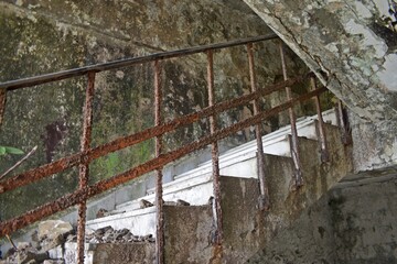 abandoned building 