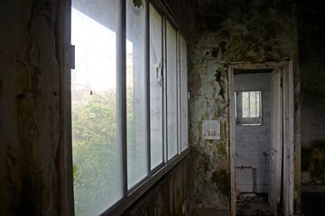 abandoned building 