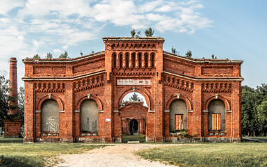 Obraz premium old abandoned building in the old town