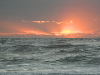Fototapeta premium Sunset over the sea