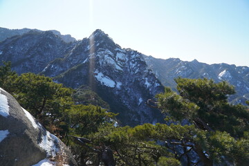 Naklejka premium winter mountain landscape