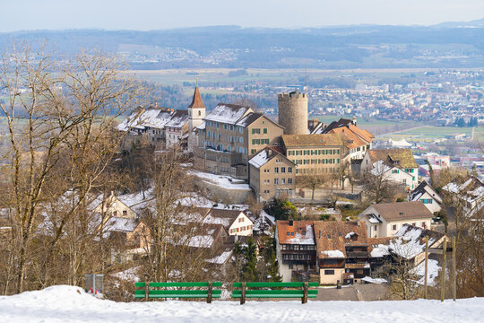 Regensberg im Winter Kanton Z&uuml;rich, Schweiz, Januar. 