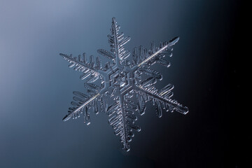 Красивая снежинка