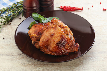 Roasted chicken leg with spicy sauce