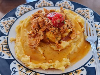 polenta e frango 