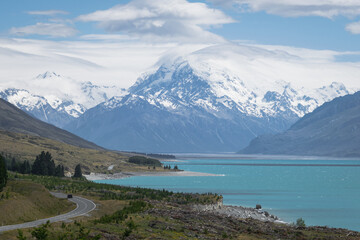 Obraz premium The road to the biggest mountain in New Zealand Mt Cook