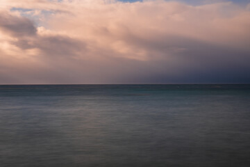 Fototapeta na wymiar sunset over the sea long exposure