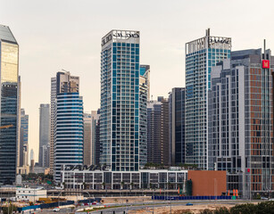 Dubai, UAE - 01.19.2021 - Early morning hour in Business Bay district. City