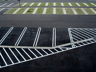 娯楽施設の広大な駐車場