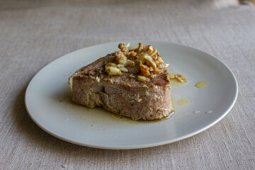 Tuna fried in butter and garlic