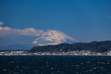 南房総の冬　金谷港からの三浦半島越しの富士山