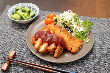 豚カツ定食