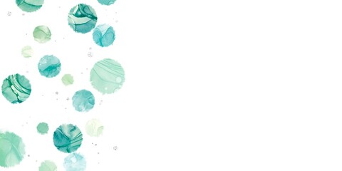 Fototapeta na wymiar 春夏用のアルコールインクアート抽象背景）緑のマーブル柄の丸　ビー玉　銀色　ナチュラル　白背景