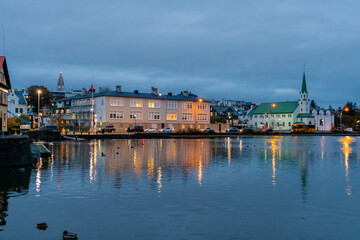 Fototapeta na wymiar Reykjavik die isländische Hauptstadt früh am Morgen