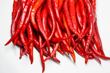 Red Chili Curly is one of the most widely grown and sold red chili varieties in Indonesia. Many Indonesian dishes use this type of chili as an ingredient, including making chili sauce.