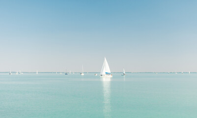 Obraz premium Sailboats on the beautiful lake Balaton in September.
