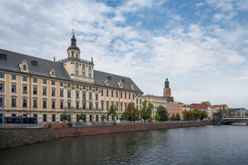 Fototapeta na wymiar University of Wroclaw and Oder River - Wroclaw, Poland