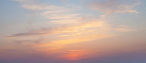 Fototapete Melone Schönheit in der Natur. Bunte Sonnenunterganghimmelwolken