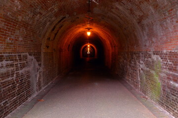 Obraz premium 古いトンネルイメージ３