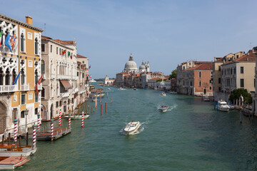 Fototapeta na wymiar Canal Grande und Basilica di Santa Maria della Salute, Venedig