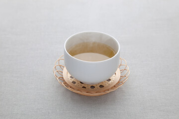 湯気立つ お茶 テーブル