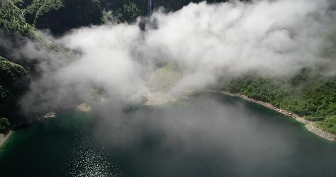 Drone_Lac_d'oo_Waterfall_View_Moutain_Lake_Pyrenees_France_4K