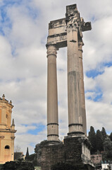 Roma, le rovine del Portico di Ottavia e dell'area archeologica del Teatro Marcello