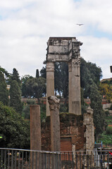 Roma, le rovine del Portico di Ottavia e dell'area archeologica del Teatro Marcello