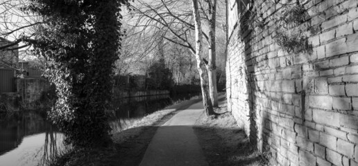 Calder canal black and white daytime photo in brighouse
