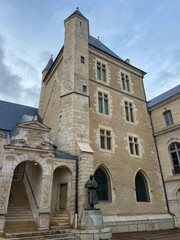Fototapeta na wymiar Palais des ducs de Bourgogne à Dijon