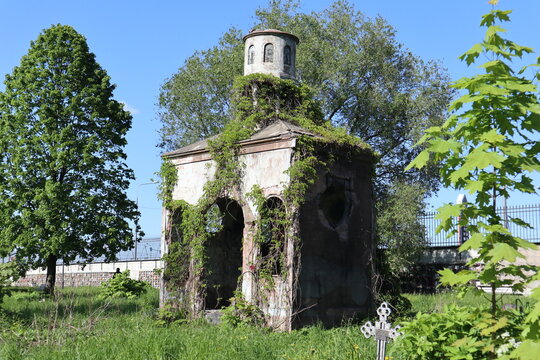 Old crypt at the Nikolsky cemetery of the Alexander Nevsky Lavra in Saint Petersburg, Russia. Burial place was founded in 1861, now is active and freely accessible at the present time.