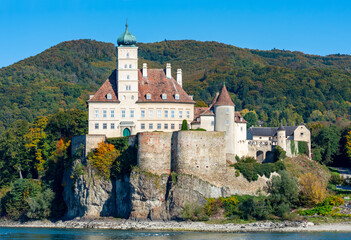 Fototapeta na wymiar Schonbuhel castle in Wachau valley on Danube river, Austria
