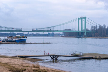 Rhein bei Köln-Rodenkirchen