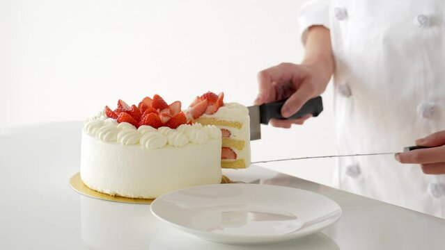 ショートケーキ　提供　パティシエ