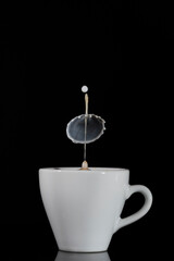 Kaffee Tasse mit Milch und Splash