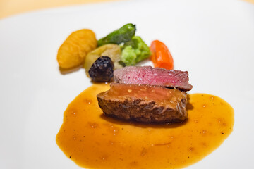 柔らかい牛肉を使ったフランス料理