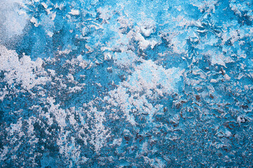 氷の結晶と窓ガラス