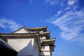 青空バックに見上げる貴重な櫓の情景＠高松城跡、香川